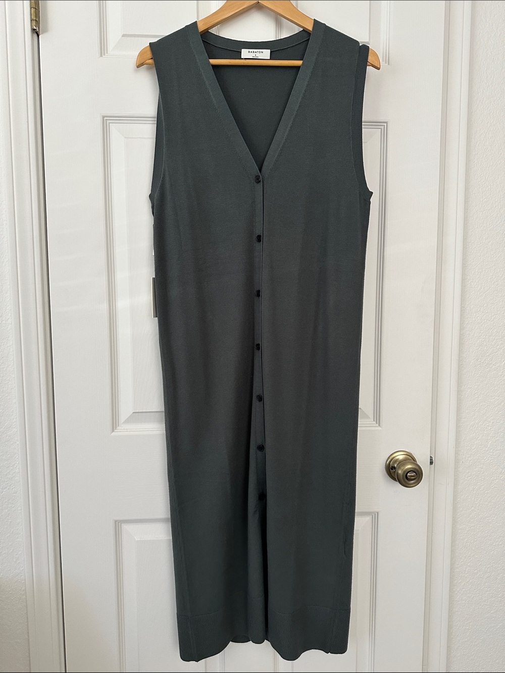 NWT Babaton Sleeveless Button-Front Midi Knit Dress